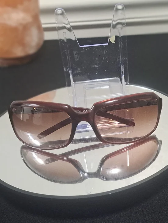 Dolce.& Gabbana Brown Gradient Sunglasses with Gold Logo & 2 Sunglass cases - Picture 11 of 13